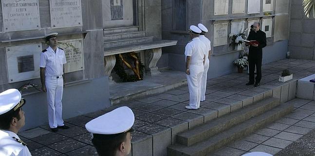 Cartagena acoge un acto de homenaje a los difuntos de la Armada
