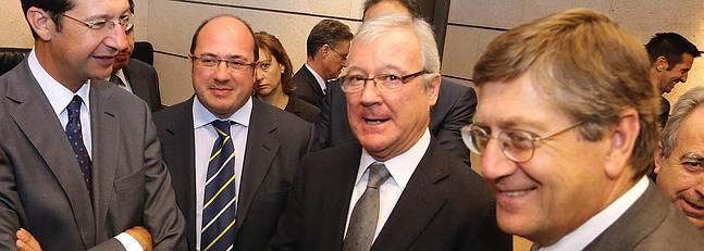 Juan Bernal renuncia a la sucesión y asegura que se irá del Gobierno con Valcárcel